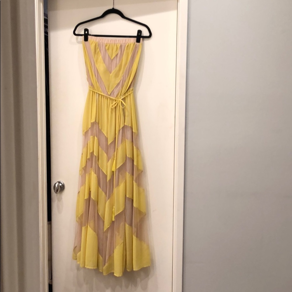 Arden B yellow and nude lace maxi dress in Small.